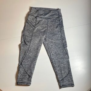 Black & white cropped leggings 🖤💪🏻